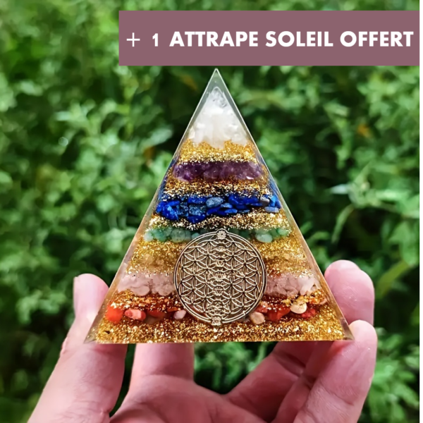 Pyramide orgonite acheté, un attrape-soleil offert selon stock disponible.